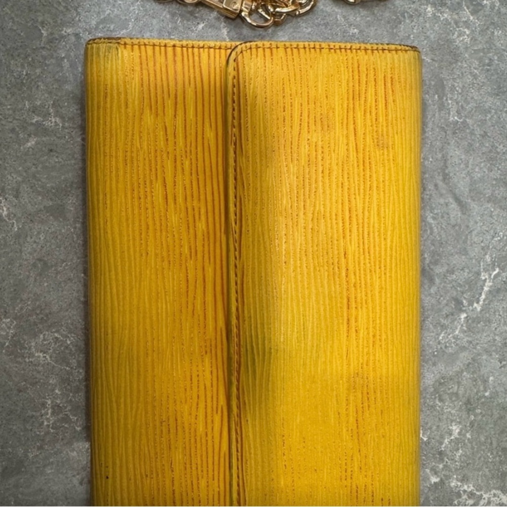 Louis Vuitton Epi Leather 🐝 Wallet